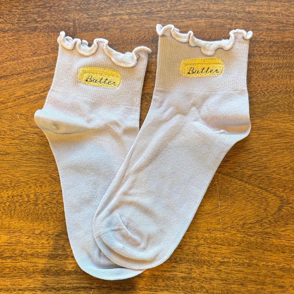 Light Purple Ruffled Ankle Socks with Yellow 'Butter' Patch